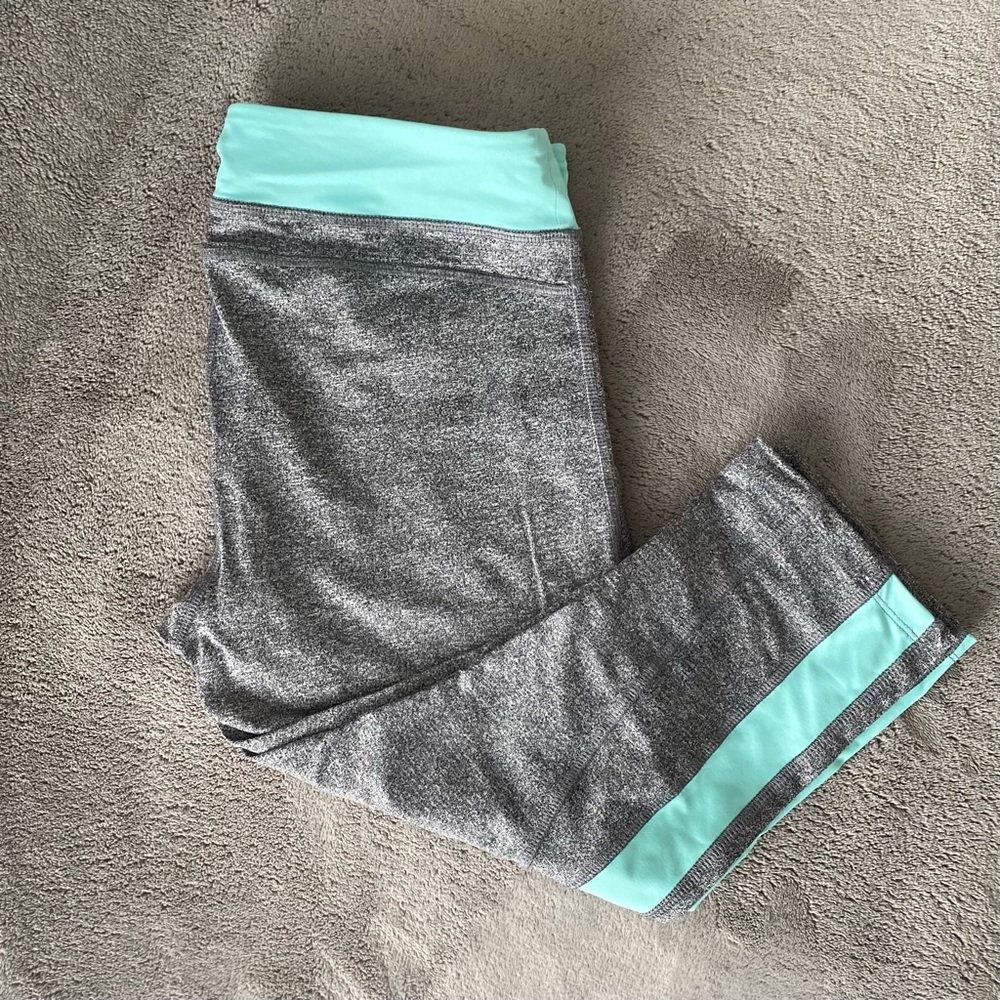 Forever 21 | Active Heather Capri Leggings - Picture 1 of 7